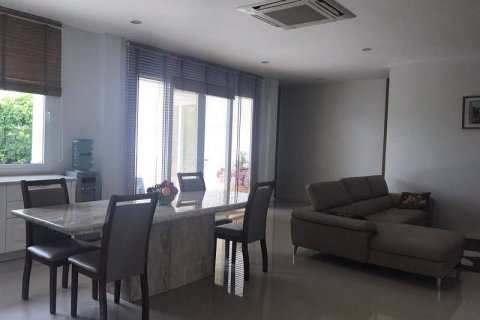 Casa de 5 dormitorios en Pattaya, Tailandia № 22205 - foto 13