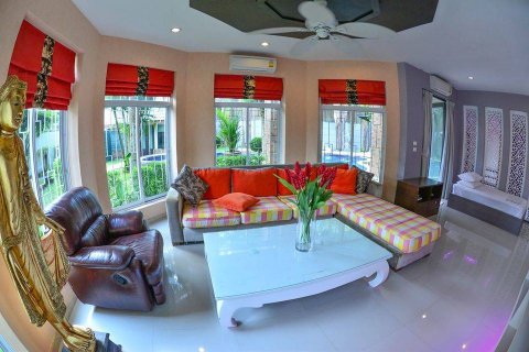 Casa de 8 dormitorios en Pattaya, Tailandia № 21949 - foto 24