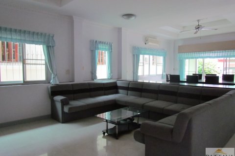 Casa de 4 dormitorios en Pattaya, Tailandia № 20878 - foto 22