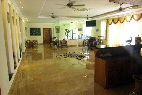 Casa de 4 dormitorios en Pattaya, Tailandia № 20514 - foto 20