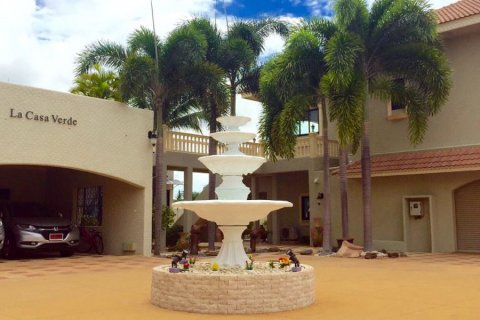 Casa de 6 dormitorios en Pattaya, Tailandia № 20166 - foto 20