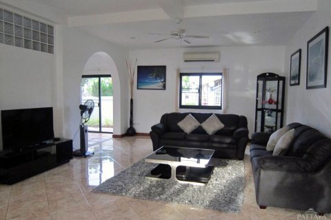 Casa de 5 dormitorios en Pattaya, Tailandia № 20286 - foto 7