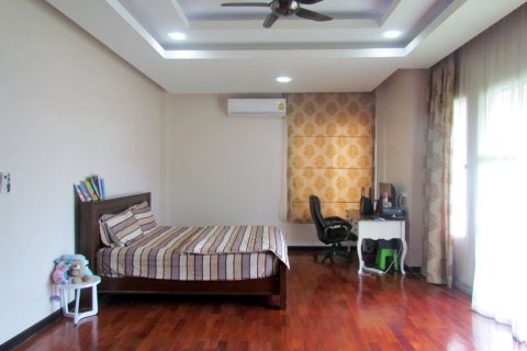 Casa de 3 dormitorios en Pattaya, Tailandia № 20273 - foto 16