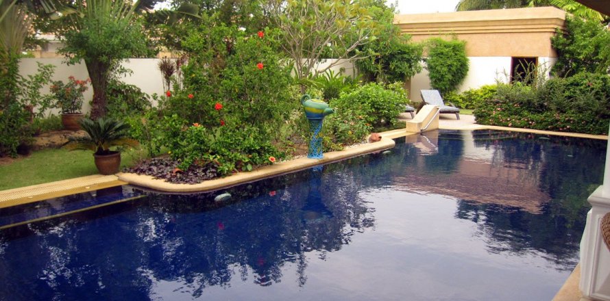 Casa de 4 dormitorios en Jomtien Beach, Pattaya, Tailandia № 23017