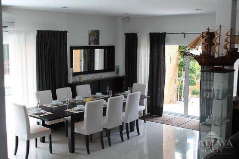 Casa de 4 dormitorios en Pattaya, Tailandia № 20796 - foto 6