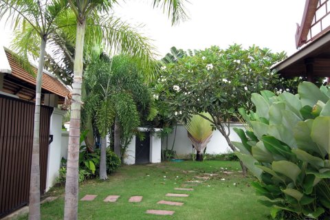 Casa de 3 dormitorios en Pattaya, Tailandia № 22754 - foto 3