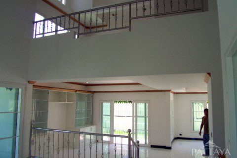 Casa de 3 dormitorios en Pattaya, Tailandia № 23738 - foto 8