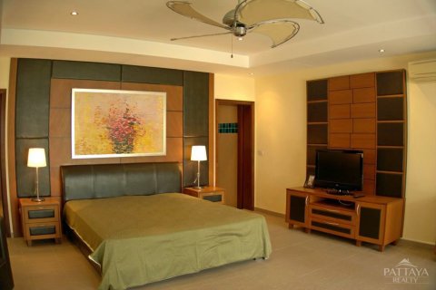 Casa de 5 dormitorios en Pattaya, Tailandia № 23316 - foto 15