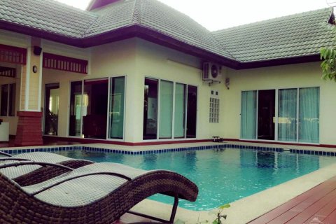 Casa de 3 dormitorios en Pattaya, Tailandia № 24250