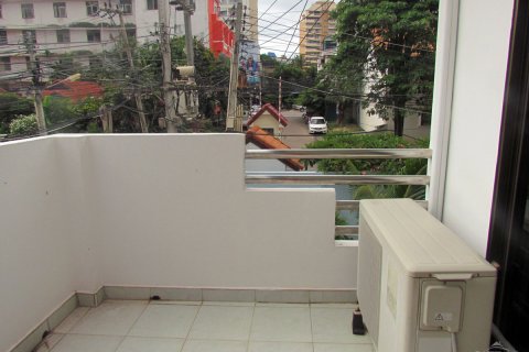 Casa de 3 dormitorios en Jomtien Beach, Pattaya, Tailandia № 20742 - foto 14