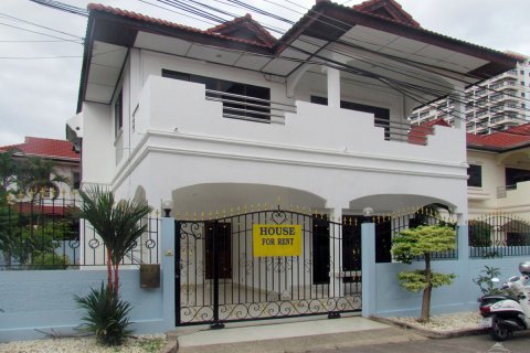 Casa de 3 dormitorios en Jomtien Beach, Pattaya, Tailandia № 20742