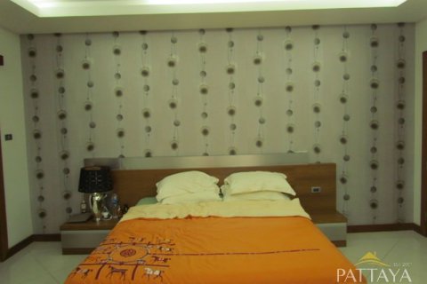 Casa de 4 dormitorios en Pattaya, Tailandia № 21274 - foto 26