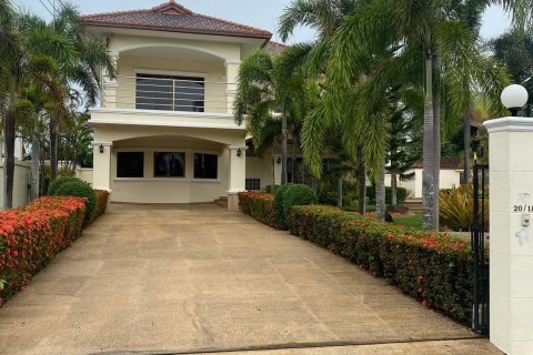 Casa de 3 dormitorios en Pattaya, Tailandia № 23690 - foto 17