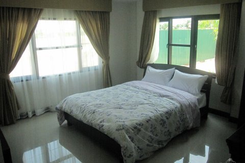Casa de 4 dormitorios en Pattaya, Tailandia № 22897 - foto 11