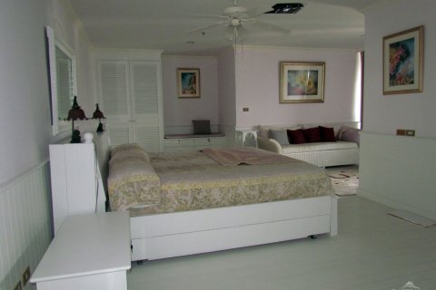 Condominio de 6 dormitorios en Pattaya, Tailandia № 20203 - foto 26