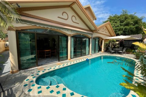 Casa de 4 dormitorios en Jomtien Beach, Pattaya, Tailandia № 22527