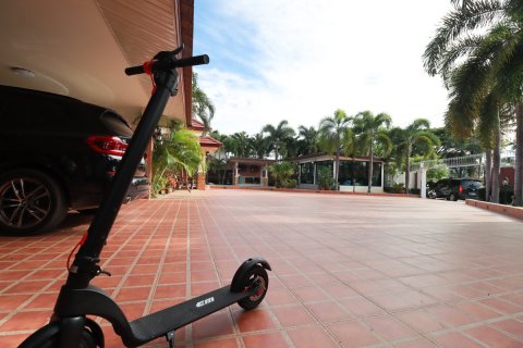 Casa de 5 dormitorios en Pattaya, Tailandia № 22396 - foto 5