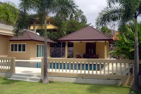 Casa de 4 dormitorios en Pattaya, Tailandia № 23283 - foto 8