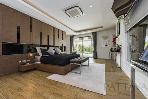 Casa de 4 dormitorios en Pattaya, Tailandia № 21157 - foto 18