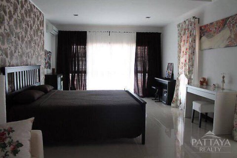 Casa de 4 dormitorios en Pattaya, Tailandia № 20796 - foto 8