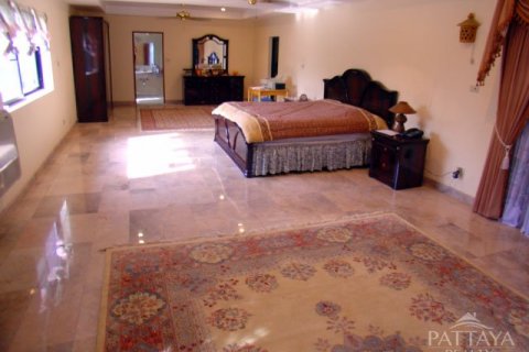 Casa de 5 dormitorios en Pattaya, Tailandia № 23245 - foto 13