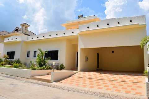 Casa de 3 dormitorios en Pattaya, Tailandia № 22517