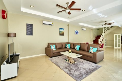 Casa de 5 dormitorios en Pattaya, Tailandia № 23055 - foto 14
