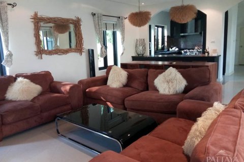 Casa de 3 dormitorios en Pattaya, Tailandia № 20723 - foto 3