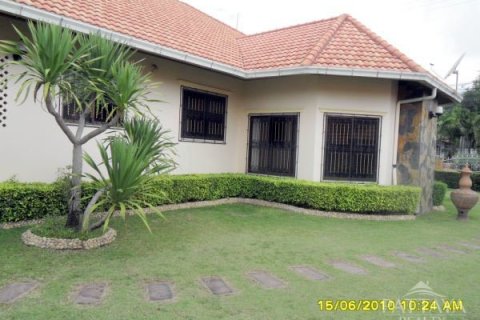 Casa de 3 dormitorios en Pattaya, Tailandia № 22936 - foto 6