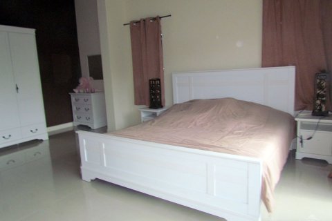 Casa de 4 dormitorios en Pattaya, Tailandia № 20381 - foto 27