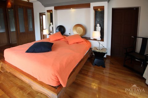 Casa de 5 dormitorios en Pattaya, Tailandia № 23997 - foto 23