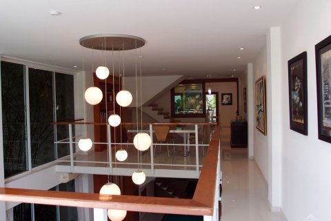 Casa de 3 dormitorios en Jomtien Beach, Pattaya, Tailandia № 23297 - foto 13