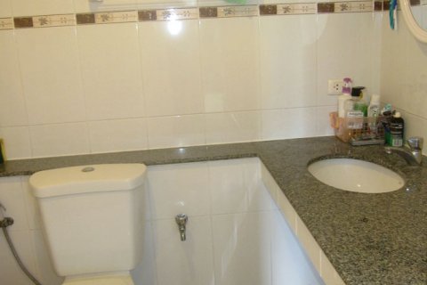 Condominio de 2 dormitorios en Pattaya, Tailandia № 22980 - foto 13