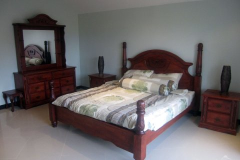 Casa de 3 dormitorios en Pattaya, Tailandia № 22839 - foto 15