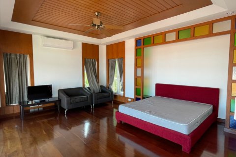 Casa de 5 dormitorios en Pattaya, Tailandia № 22413 - foto 9
