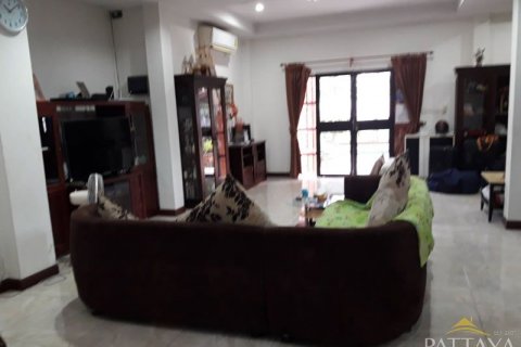 Casa de 3 dormitorios en Pattaya, Tailandia № 21584 - foto 11