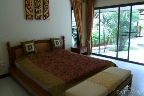 Casa de 4 dormitorios en Jomtien Beach, Pattaya, Tailandia № 19701 - foto 10