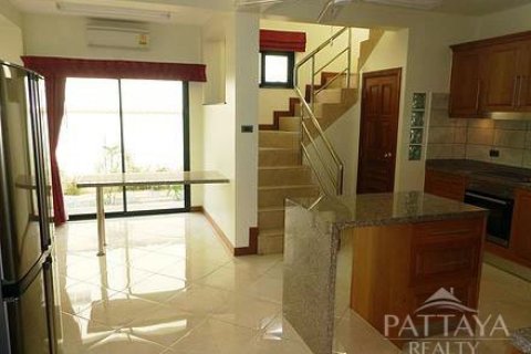 Casa de 5 dormitorios en Pattaya, Tailandia № 19861 - foto 12