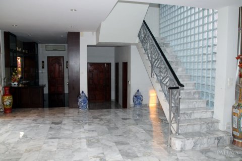 Casa de 4 dormitorios en Pattaya, Tailandia № 24169 - foto 9