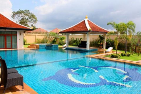 Casa de 5 dormitorios en Pattaya, Tailandia № 23657 - foto 6