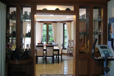 Casa de 5 dormitorios en Pattaya, Tailandia № 23823 - foto 3