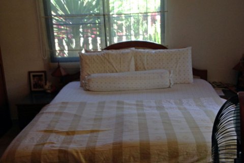 Casa de 4 dormitorios en Pattaya, Tailandia № 24445 - foto 6