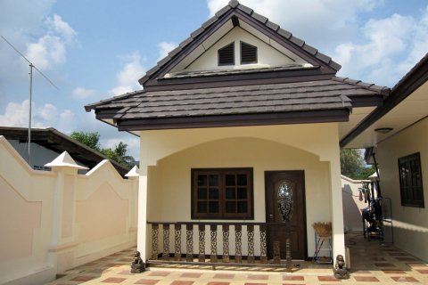 Casa de 2 dormitorios en Pattaya, Tailandia № 22860 - foto 2