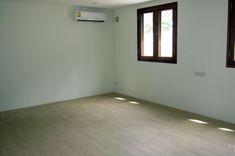 Casa de 5 dormitorios en Pattaya, Tailandia № 22946 - foto 4