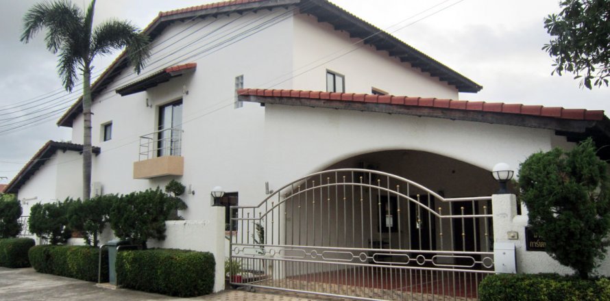 Casa de 5 dormitorios en Pattaya, Tailandia № 20286