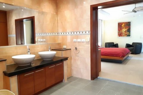 Casa de 5 dormitorios en Pattaya, Tailandia № 22133 - foto 13