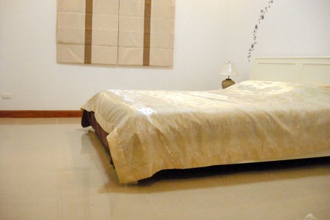 Casa de 3 dormitorios en Pattaya, Tailandia № 24052