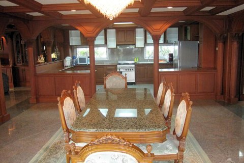 Condominio de 4 dormitorios en Pattaya, Tailandia № 23320 - foto 16