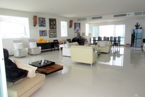 Condominio de 4 dormitorios en Pattaya, Tailandia № 20303