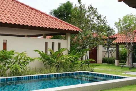 Casa de 3 dormitorios en Pattaya, Tailandia № 24144 - foto 20